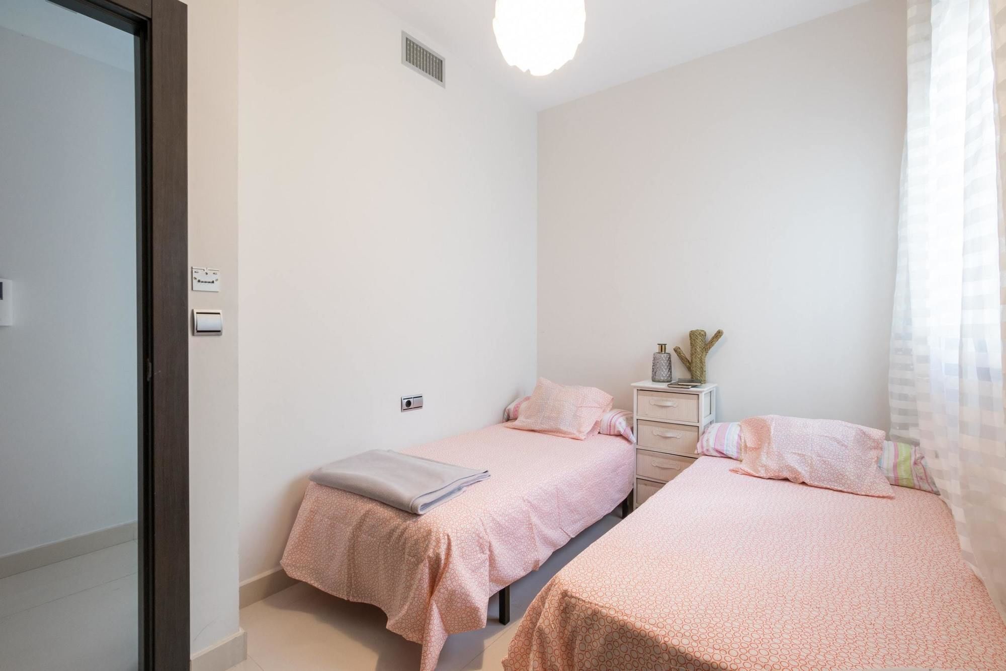 With 3 Bedrooms In Granada, With Wonderful View, Balcon *