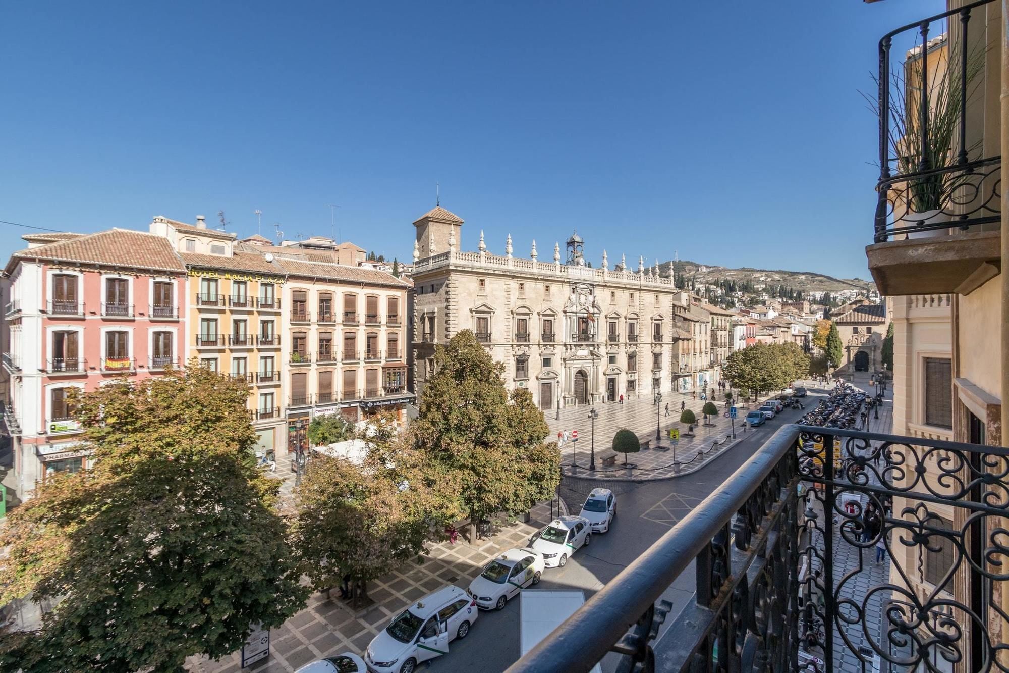 With 3 Bedrooms In Granada, With Wonderful View, Balcon * Grenade